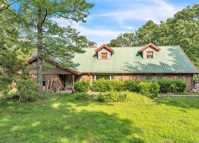 Property at 10804 Friendly Rd, Fayetteville, AR 72701, 3 beds, 2.5 baths
