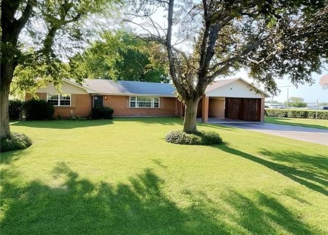 Property at 608 Catlett St, Prairie Grove, AR 72753, 3 beds, 2 baths
