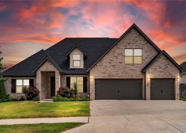 Property at 1621 W Ella Pl, Bentonville, AR 72713, 4 beds, 3 baths
