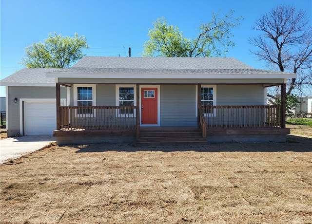 Property at 302 Forest Ave, Green Forest, AR 72638, 3 beds, 2 baths