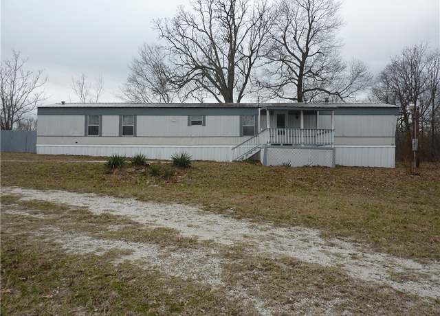 Property at 5551 Estes Rd, Harrison, AR 72601, 3 beds, 2 baths