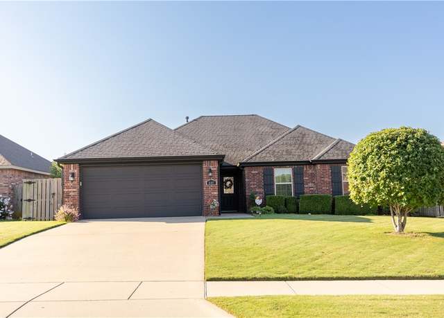 Property at 3107 SW Fernwood Ave, Bentonville, AR 72713, 3 beds, 2 baths
