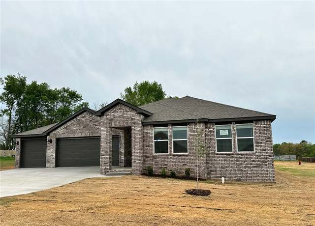 Property at 991 Pebble Dr, Prairie Grove, AR 72753, 4 beds, 2 baths