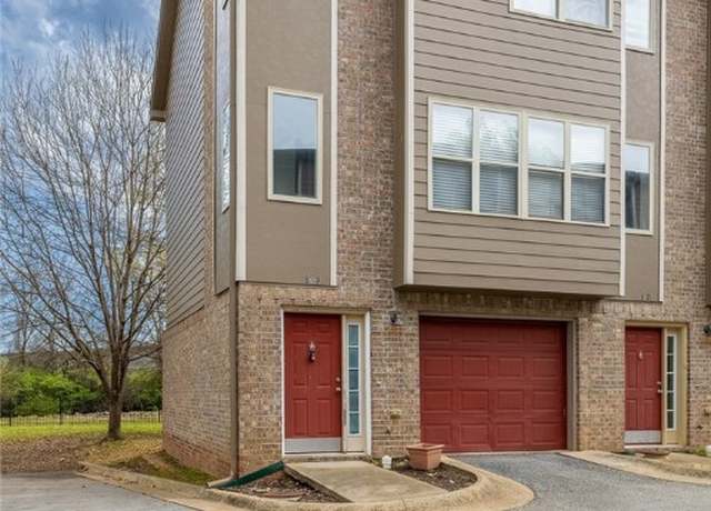 Property at 1882 N Scull Creek Dr, Fayetteville, AR 72703, 2 beds, 2.5 baths