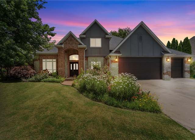 Property at 5411 S Bent Tree Dr, Rogers, AR 72758, 4 beds, 2.5 baths