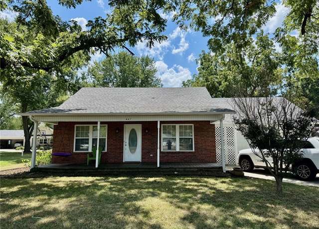 Property at 407 E Cleveland St, Prairie Grove, AR 72753, 3 beds, 2 baths
