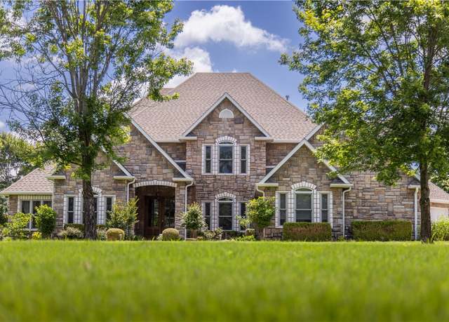 Property at 523 Sonoma Cir, Fayetteville, AR 72703, 4 beds, 3.5 baths