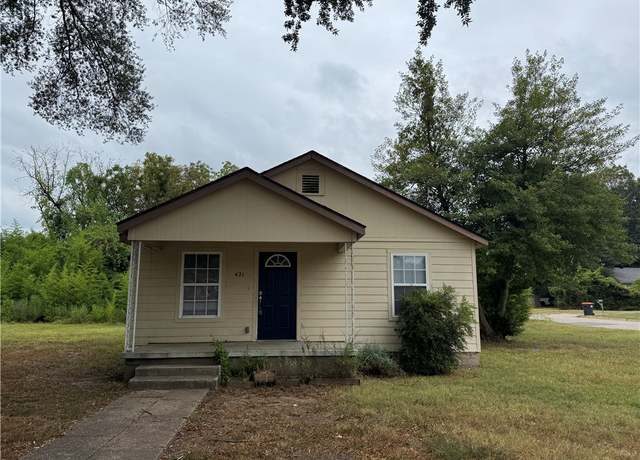 Property at 421 E F St, Russellville, AR 72801, 3 beds, 2 baths