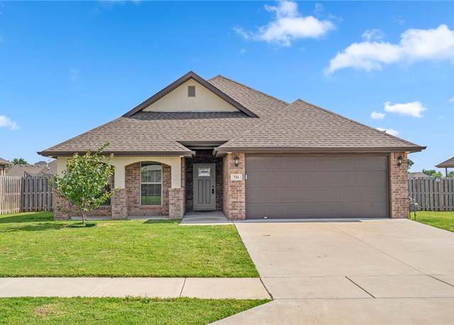 Property at 711 Melrose Pl, Bentonville, AR 72712, 3 beds, 2 baths