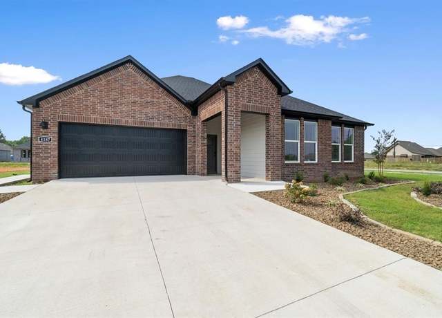 Property at 495 W Gosling Isle, Farmington, AR 72730, 4 beds, 2 baths
