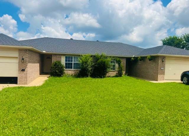 Property at 913 E Mimosa St, Rogers, AR 72756, 4 beds, 4 baths