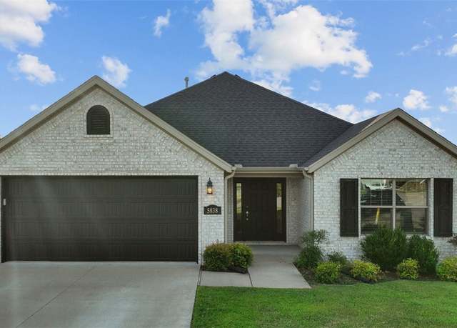 Property at 5838 W Mecklin St, Fayetteville, AR 72704, 3 beds, 2 baths