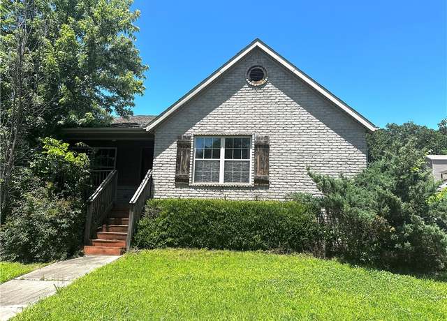 Property at 2944 Old Farmington Rd, Fayetteville, AR 72704, 3 beds, 2 baths