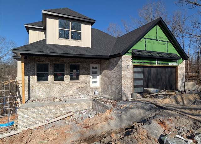 Property at 2 Faye Ln, Bella Vista, AR 72714, 4 beds, 2.5 baths