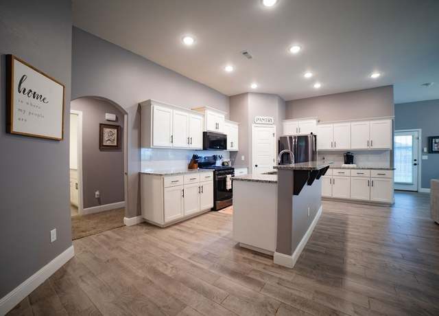 Property at 5909 NW Grant St, Bentonville, AR 72713, 4 beds, 2 baths