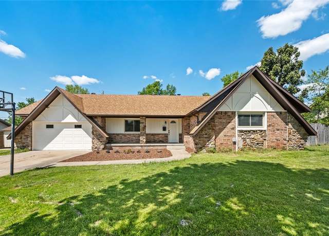 Property at 1104 S 12th St, Rogers, AR 72756, 3 beds, 2 baths