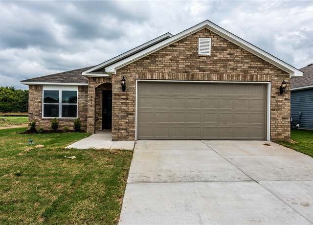 Property at 5026 Claxton Cir, Fayetteville, AR 72704, 3 beds, 2 baths