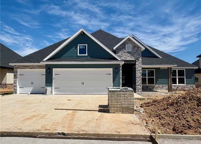 Property at 1250 Red Maple St, Centerton, AR 72719, 3 beds, 2.5 baths