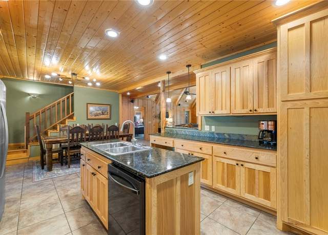 Property at 20507 Highway 303, Springdale, AR 72764, 4 beds, 4 baths
