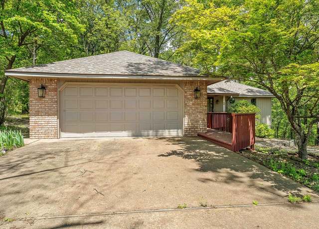 Property at 2 Stratfield Ln, Bella Vista, AR 72714, 2 beds, 2 baths