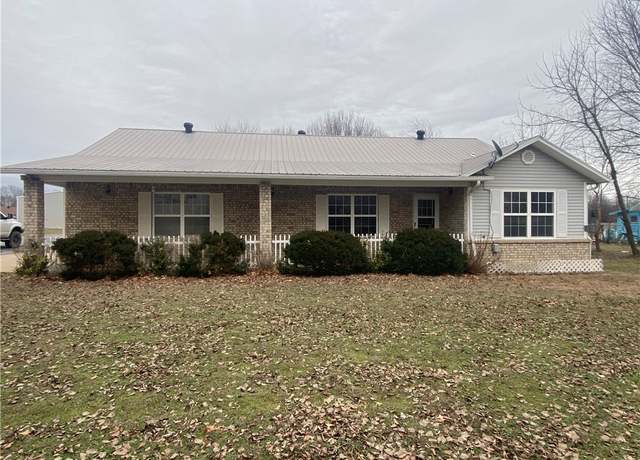 Property at 808 Mitchell Ave, Lincoln, AR 72744, 4 beds, 2.5 baths