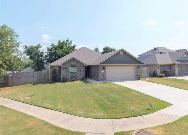 Property at 305 Boulder Dr, Van Buren, AR 72956, 3 beds, 2 baths