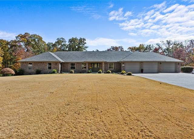 Property at 9299 W Forest Hills Dr, Fayetteville, AR 72704, 5 beds, 4.5 baths