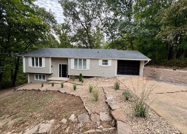 Property at 6 Erith Ln, Bella Vista, AR 72715, 4 beds, 2 baths