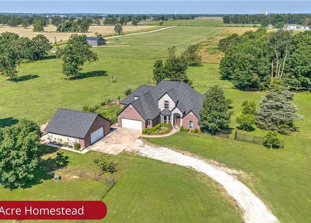 Property at 15225 Asher Ct, Siloam Springs, AR 72761, 4 beds, 3 baths