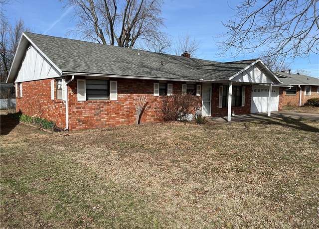 Property at 1602 SE P St, Bentonville, AR 72712, 3 beds, 2 baths
