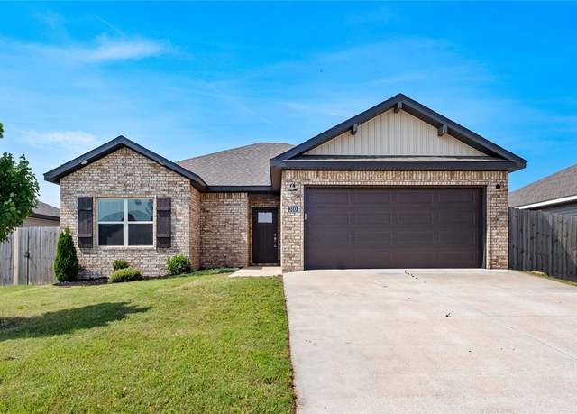 Property at 310 Grove Ln, Centerton, AR 72719, 3 beds, 2 baths