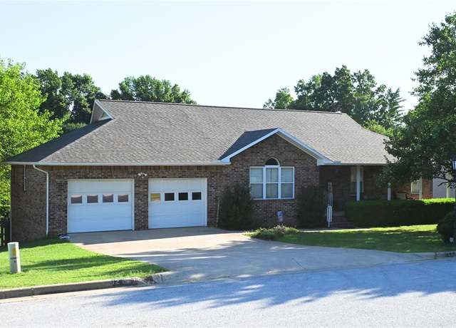 Property at 1203 Rogers Ave, Harrison, AR 72601, 4 beds, 3 baths
