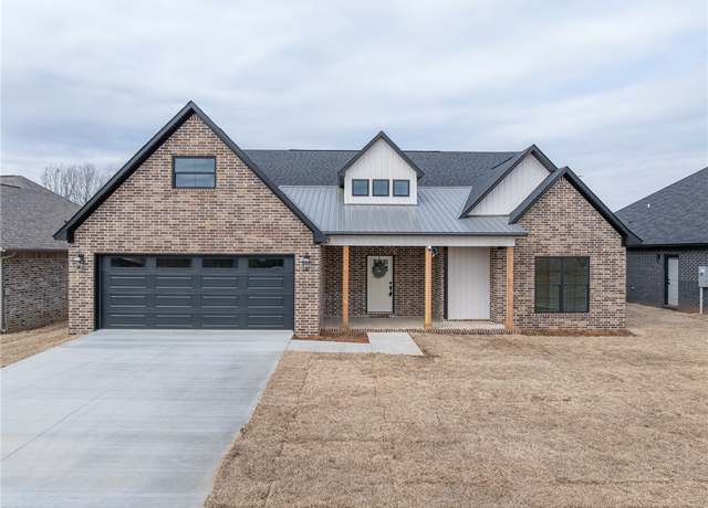 Property at 509 Waggoner Ln, Barling, AR 72923, 3 beds, 2 baths