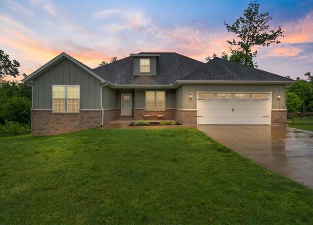 Property at 12 Lockhart Dr, Bella Vista, AR 72715, 3 beds, 2 baths