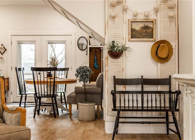 Property at 617 E Delaware St, Siloam Springs, AR 72761, 3 beds, 2.5 baths