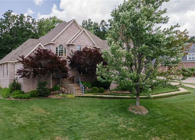 Property at 1217 N Montview Dr, Fayetteville, AR 72701, 4 beds, 3.5 baths