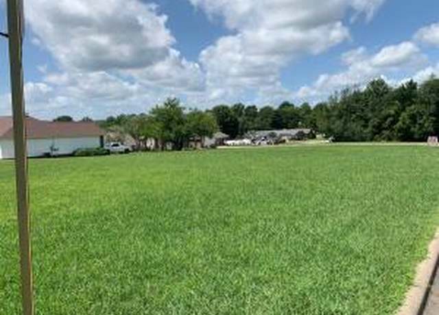 Property at 1324 W Sherman Ave, Harrison, AR 72601
