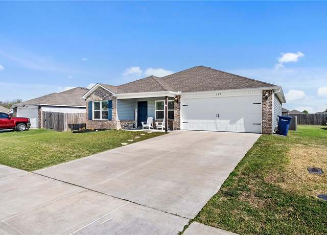 Property at 605 Fitchberg St, Siloam Springs, AR 72761, 4 beds, 2 baths