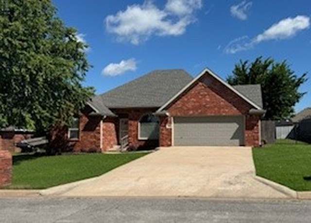 Property at 808 Herron St, Prairie Grove, AR 72753, 3 beds, 2 baths