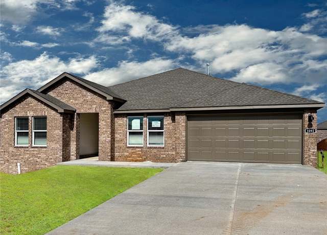Property at 1092 Vista Ave, Prairie Grove, AR 72753, 4 beds, 2 baths