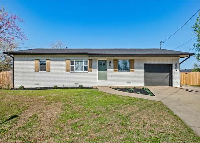 Property at 2307 Douglas St, Bentonville, AR 72712, 3 beds, 2 baths