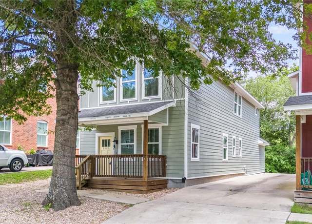 Property at 304 S College Ave, Fayetteville, AR 72701, 3 beds, 3.5 baths