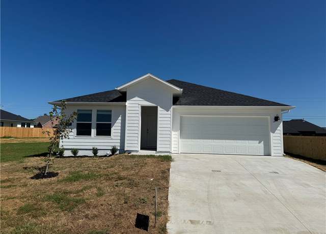 Property at 901 Rently St, Prairie Grove, AR 72753, 4 beds, 3 baths
