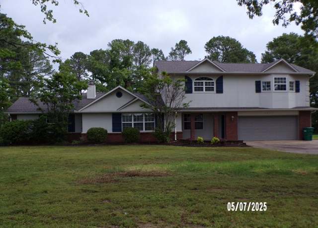 Property at 3207 W Seminole Dr, Rogers, AR 72758, 4 beds, 3 baths