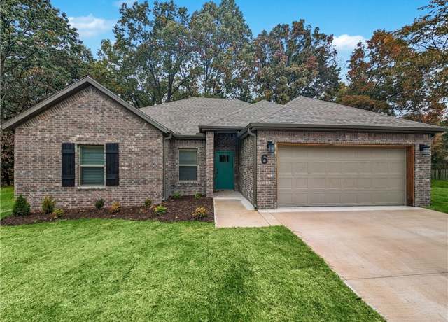 Property at 30 Lochgilphead Ln, Bella Vista, AR 72715, 3 beds, 2 baths