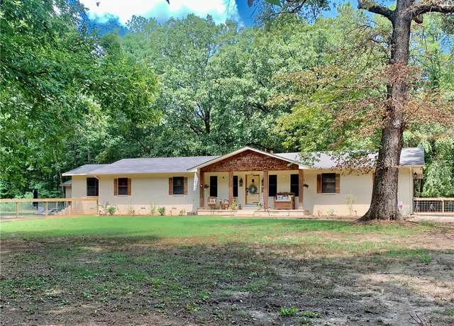 Property at 215 Applegate Ln, Dover, AR 72837, 3 beds, 3 baths