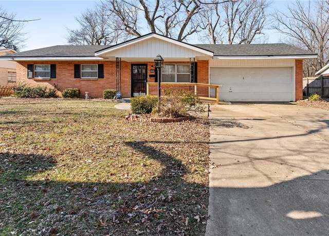 Property at 408 Dyer St, Springdale, AR 72762, 3 beds, 1 bath