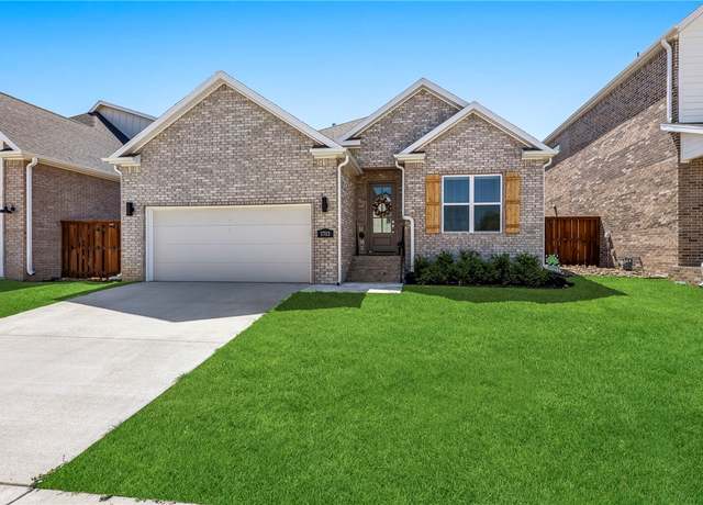 Property at 3703 SW Daybreak Blvd, Bentonville, AR 72713, 3 beds, 2.5 baths