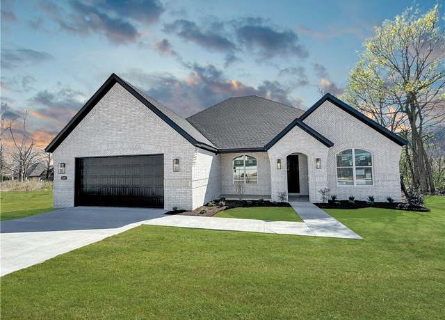 Property at 3583 E Greystone Dr, Fayetteville, AR 72764, 3 beds, 2 baths