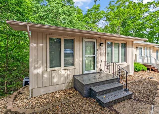 Property at 1 Mellor Ct, Bella Vista, AR 72715, 3 beds, 2 baths